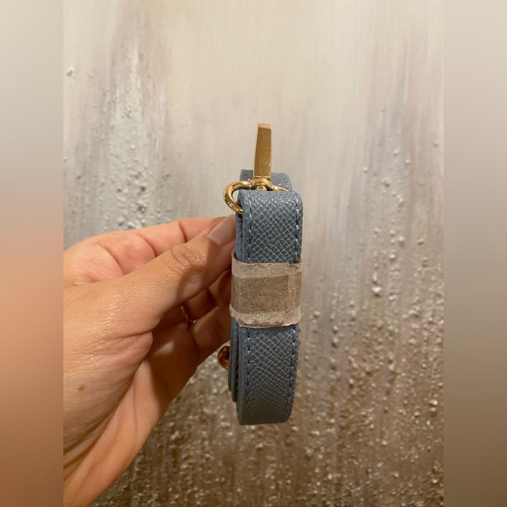 NWT Baby Blue Jeans shoulder bag leather adjustable strap w/gold tone hardware - Picture 5 of 6